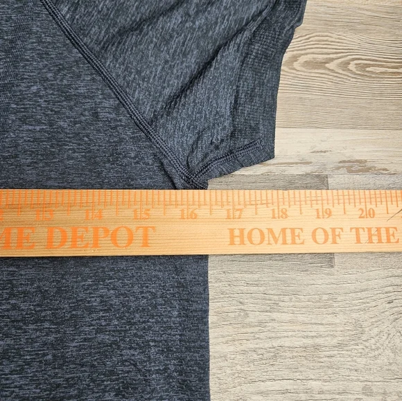 Lululrmon Navy Blue Swiftly Tech Tshirt Women's Size 8 - Picture 10 of 10
